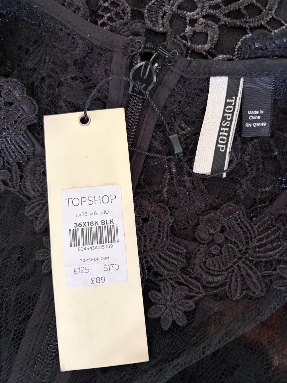 Topshop Floral Lace Romper Sheer Guipure Cutout Short Sleeve Black Size 6 - Picture 3 of 10
